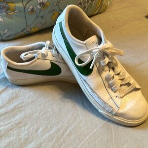 Nike tennis shoes
